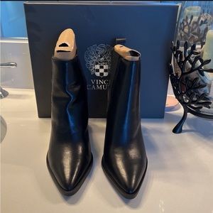 Vince Camuto, black, size 9 1/2